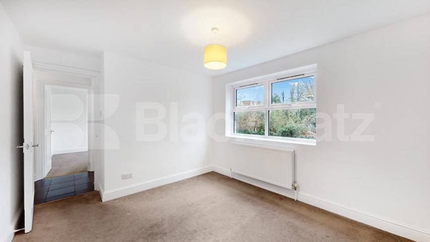 Two Bedroom First Floor Flat in Character Conversion, New Barnet Bulwer Road, New Barnet